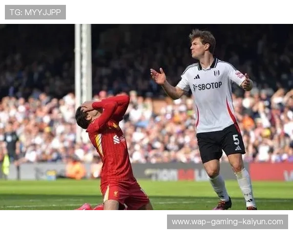 利物浦多次横向拉扯制造空间,冲击对手后防